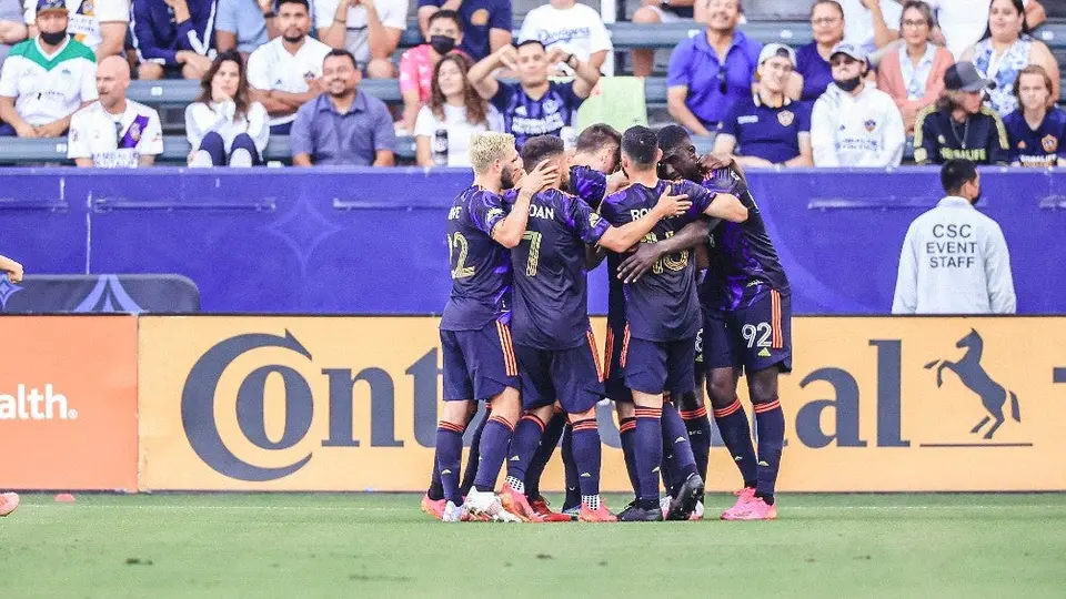 Chicharito Hernández: El mexicano provocó un penalti en la derrota del Galaxy ante el Sounders