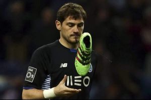 Iker Casillas se sumó como voluntario a combatir los incendios en España
