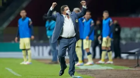 Miguel Herrera: Presumió visita a internos en penal Puente Grande en apoyo al Injalreso