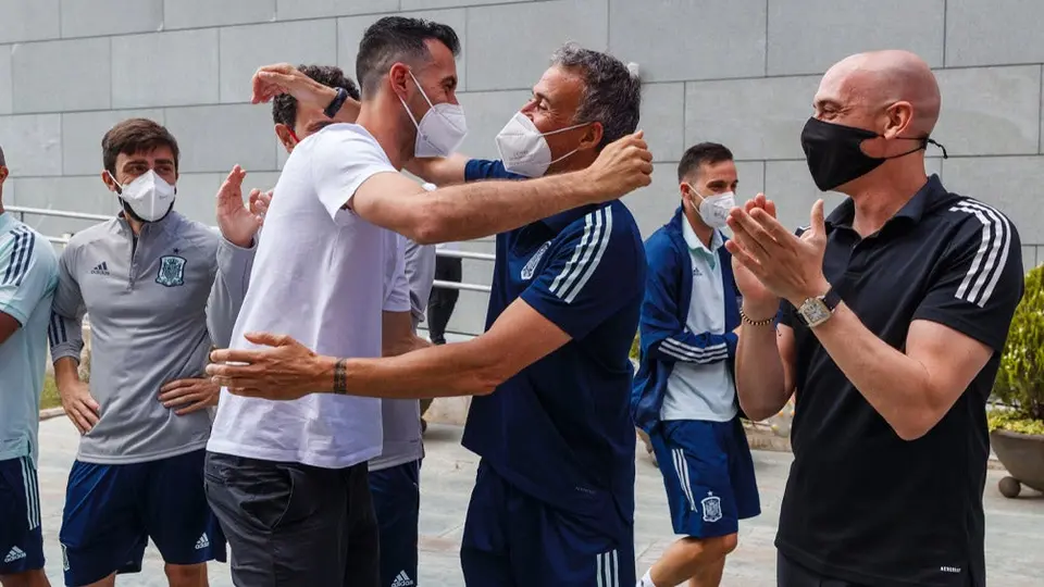Eurocopa 2020: Sergio Busquets superó el Covid-19 y volvió a la concentración de España
