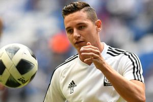 Tigres: Florian Thauvin envió regalos a dos aficionadas en Francia