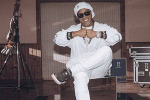 Video: Ronaldinho retó a sus seguidores con pasos de baile