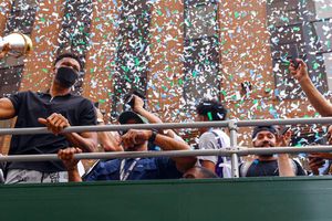 Bucks: Festejó título de la NBA con desfile ante sus aficionados