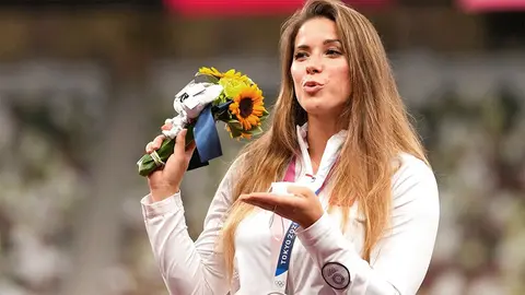 Atleta subastó su medalla de Tokio 2020 para la operación de un bebé