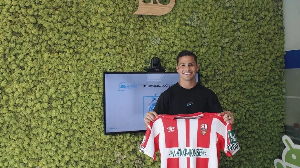 Mexicano Paolo Medina firmó con el Logroñes de España