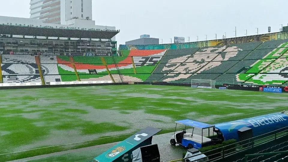 León vs Mazatlán: Partido se retrasó debido a las malas condiciones de la cancha