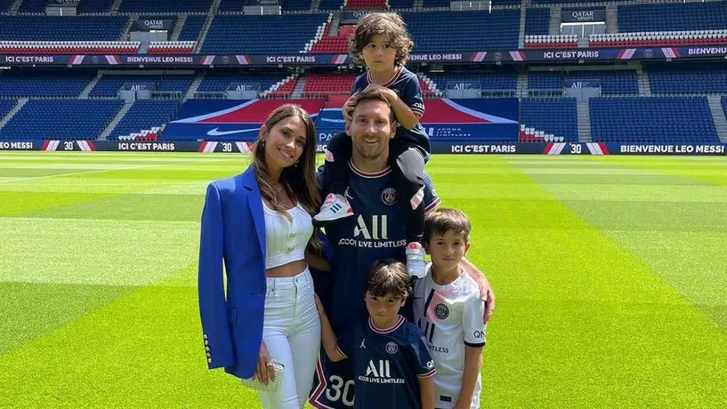 Messi: Antonella y sus hijos van de compras en su primer día en París