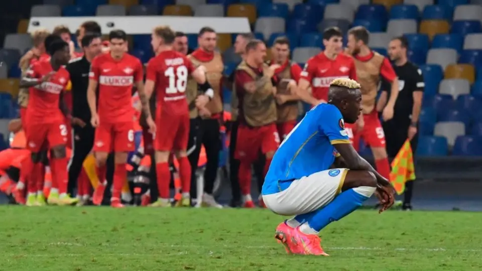 Chucky Lozano: Napoli cayó ante el Spartak a pesar de haber anotado gol al segundo 11