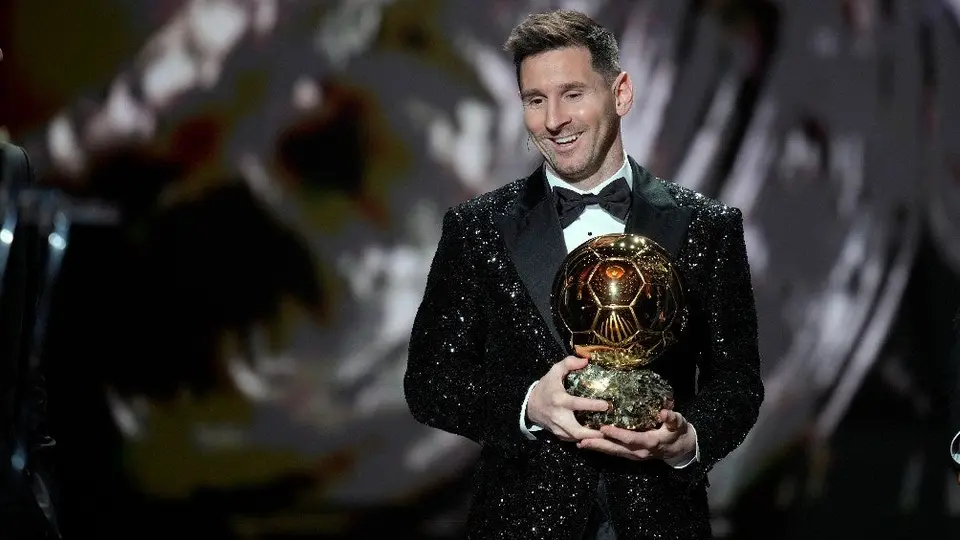 Messi: Recibió homenaje en la Torre Eiffel tras ganar el Balón de Oro 2021