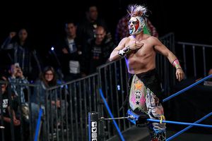 Madre de Psycho Clown: 'Mi hijo es la estrella más grande de la lucha libre mexicana'