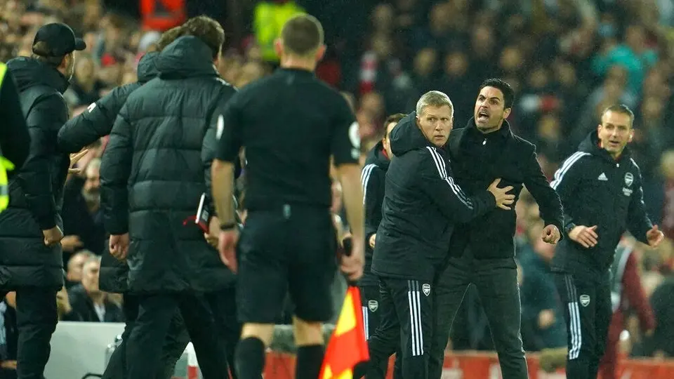 Premier League: Klopp y Arteta protagonizaron discusión en el Liverpool vs Arsenal