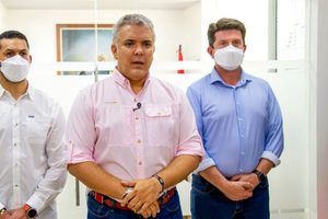 Presidente de Colombia: Helicóptero en el que viajaba fue atacado a tiros; no hay víctimas