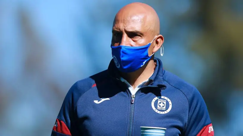 Conejo Pérez regañó a Shaggy Martínez por trollearlo en los festejos del campeonato