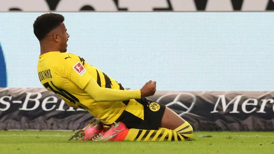 Bundesliga: Ansgar Knauff da la victoria al Borussia Dortmund frente al Stuttgart