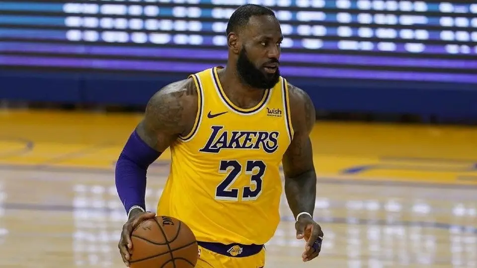 LeBron James: 'Espero poder terminar mi carrera con los Lakers'