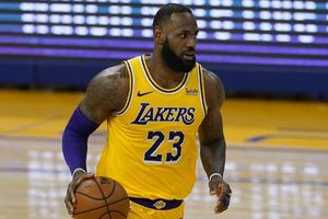 LeBron James: 'Espero poder terminar mi carrera con los Lakers'