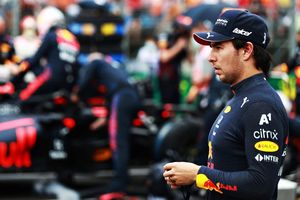 Checo Pérez inspira a sus seguidores con su mantra 'Nunca se rindan'