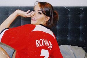 Cristiano Ronaldo: Modelo prometió fotos atrevidas para el debut del portugués con ManU