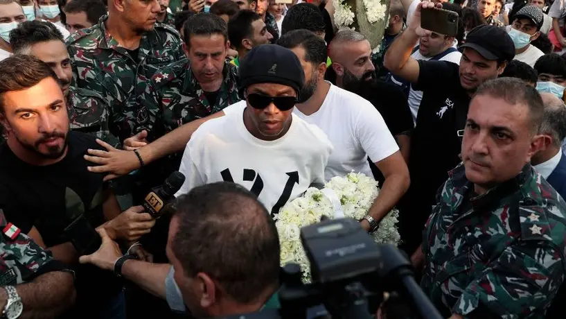 Ronaldinho abandona memorial por las víctimas de Beirut tras una pelea