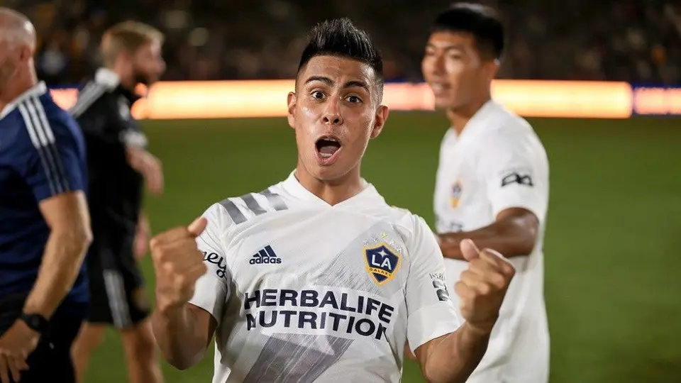 Efraín Álvarez anotó gol en la victoria del Galaxy sobre Real Salt Lake