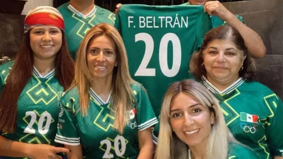 Tri Olímpico: Familiares apoyaron con jersey 'pirata' porque el original no salió a la venta