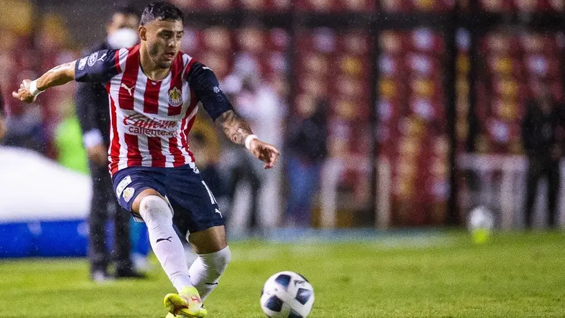 Chivas: Alexis Vega recibió particular detalle por parte de un chivahermano en el Caliente