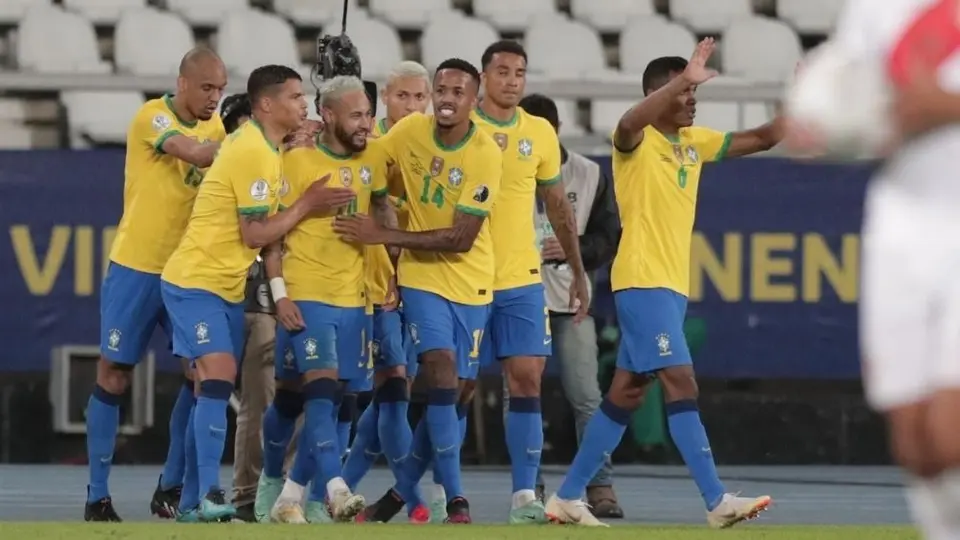 Copa América: Brasil goleó a Perú y tomó la cima de su grupo