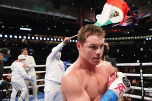 Canelo Álvarez pagó operación de 80 mil dólares a niña con problemas de hígado
