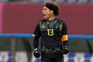 Memo Ochoa le tiró indirecta a Gignac: 'A nosotros nos gusta hablar dentro de la cancha'
