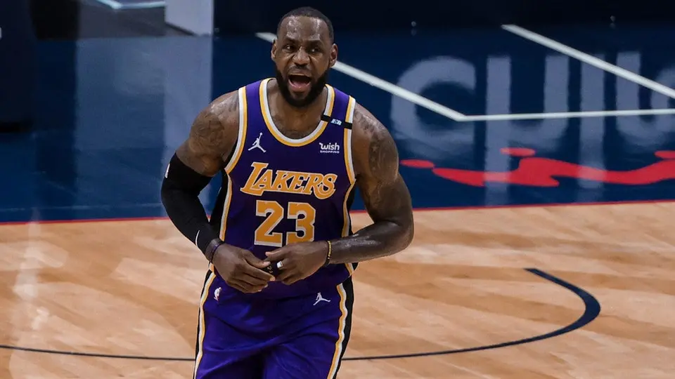 LeBron James tras su triple ganador: "Veía tres aros así que apunté al del medio"