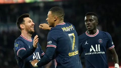 Messi recibió homenaje tras obtener su séptimo Balón de Oro previo a juego del PSG