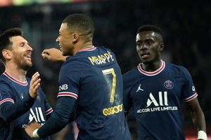 Messi recibió homenaje tras obtener su séptimo Balón de Oro previo a juego del PSG