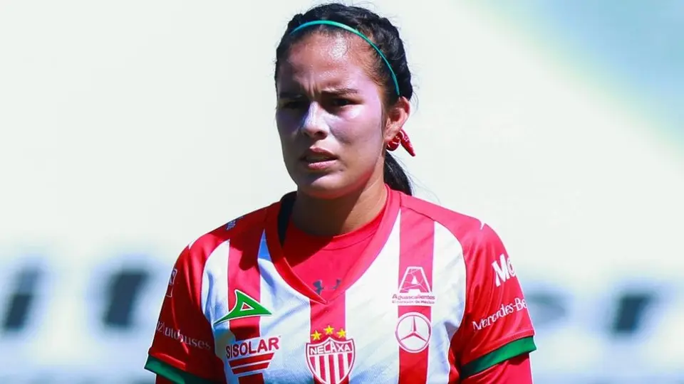 Jugadora de Necaxa rifará playera para pagar su operación de rodilla; Rayos no la cubrirá