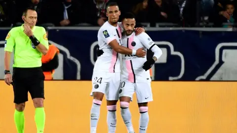 Neymar: Dedicó gol a Marília Mendonça, cantante brasileña fallecida en accidente aéreo