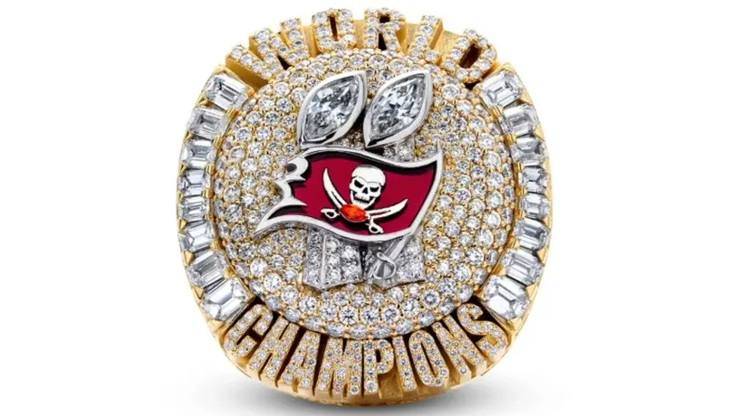 NFL: Tom Brady y los Buccaneers recibieron anillos de campeones del SBLV