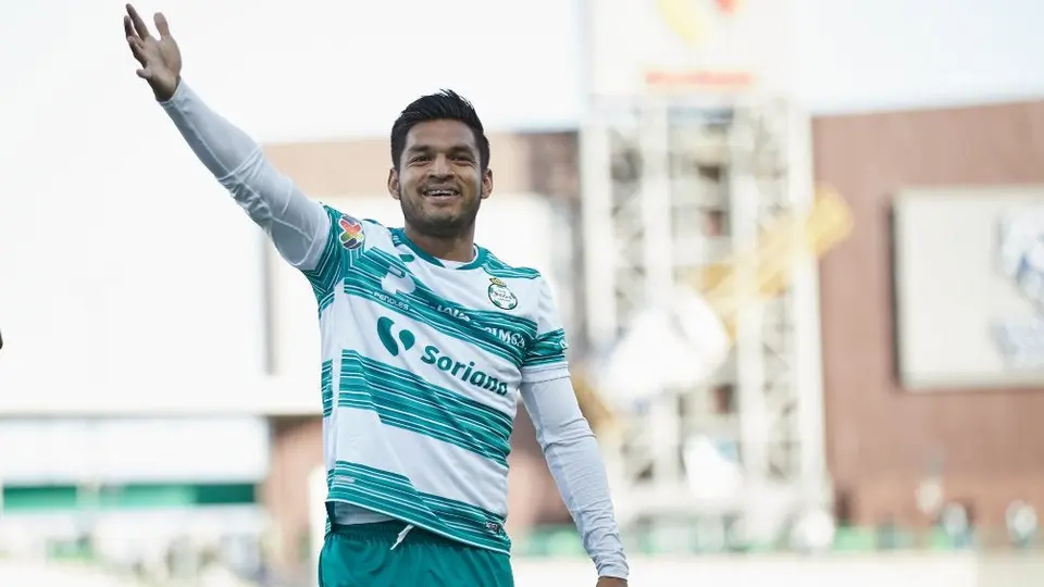 Eduardo Aguirre: Santos, sin ofertas formales por parte de Chivas u otros equipos