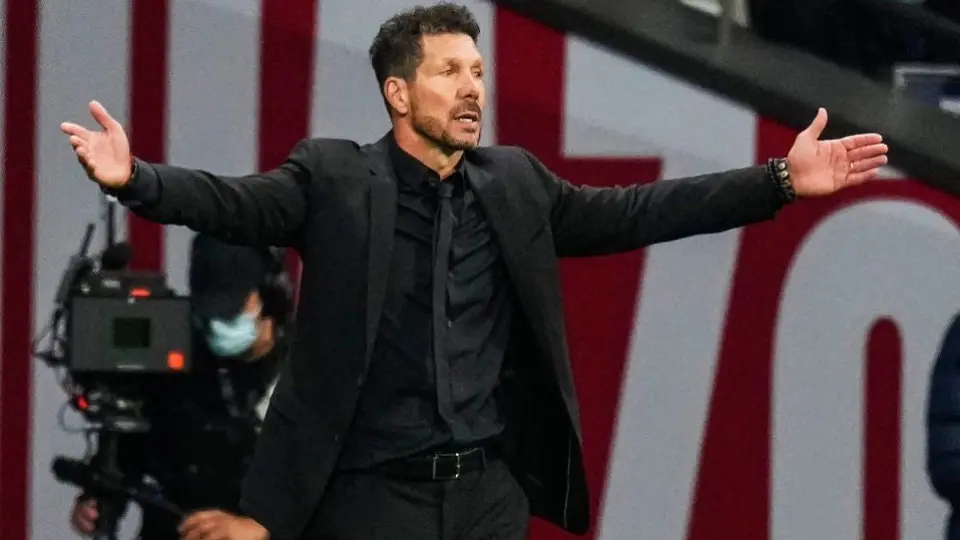 Simeone sobre no saludar a otros DT en los partidos: 'La falsedad no me gusta'