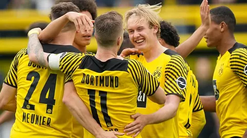 Borussia Dortmund, sin Haaland, doblegó al Augsburgo y sigue en lucha por el liderato
