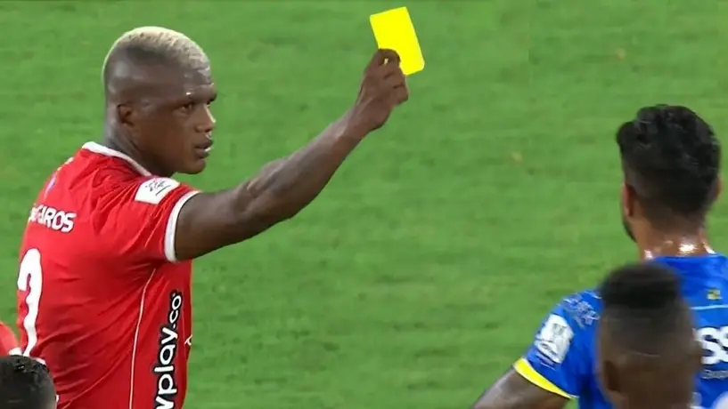 Video: Jugador del América de Cali 'amonestó' a su rival en la Liga de Colombia