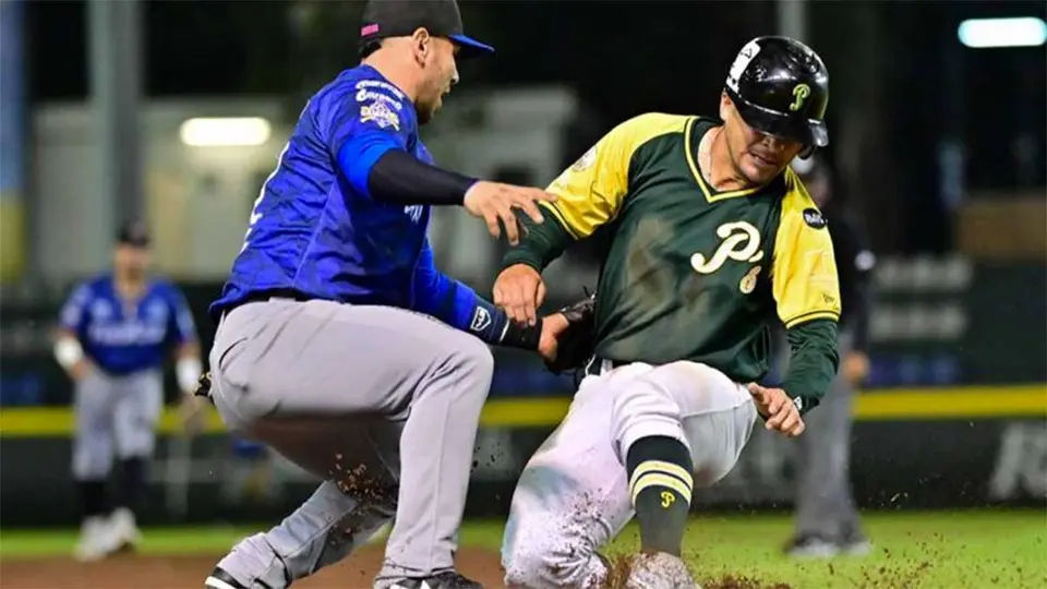 Liga Invernal Mexicana: Pericos ganó en extra innings el segundo de la serie vs Acereros