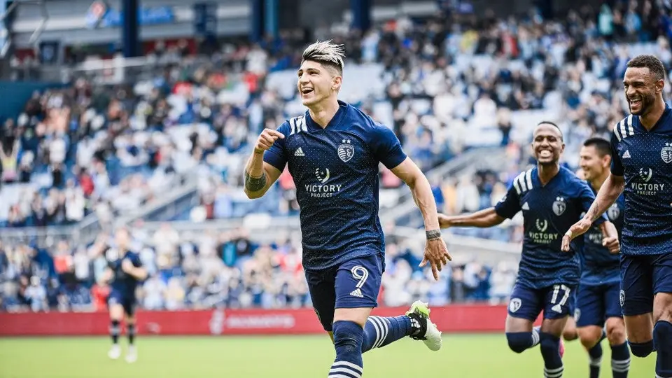 Alan Pulido anotó doblete en victoria de Kansas City sobre Whitecaps