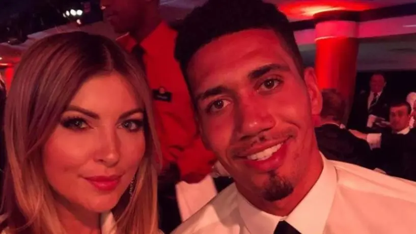 Smalling y su pareja aseguraron haber visto un Ovni en sus vacaciones en Jamaica