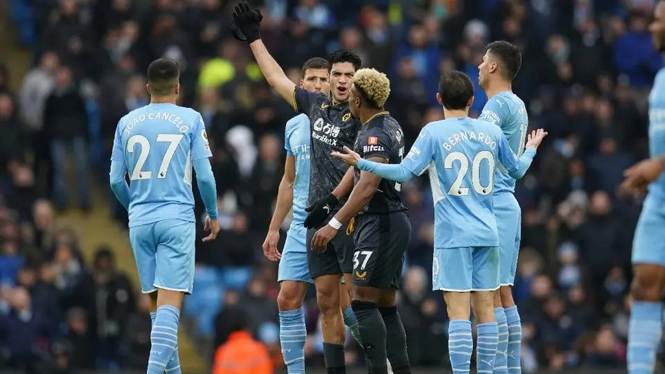 Raúl Jiménez: Daniela Basso criticó el arbitraje del Wolves vs Manchester City