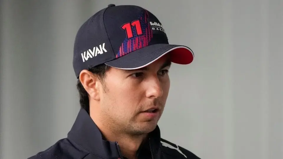 Christian Horner: 'Checo decidió quedarse cuando empezó la lluvia'