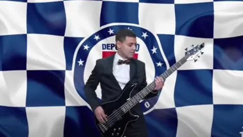 Los Tres Tristes Tigres crearon parodia de "Azul" de Cristian Castro por título de La Máquina