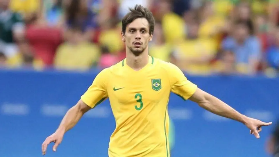 Selección Brasil: Llamó a Rodrigo Caio en lugar de Thiago Silva para eliminatorias