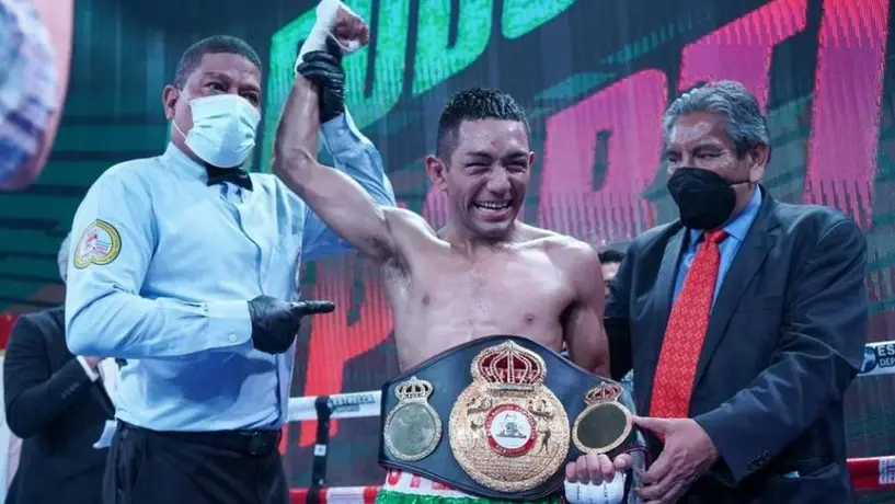 Esteban Bermúdez noqueó a Carlos Cañizales y es Campeón Minimosca de la AMB