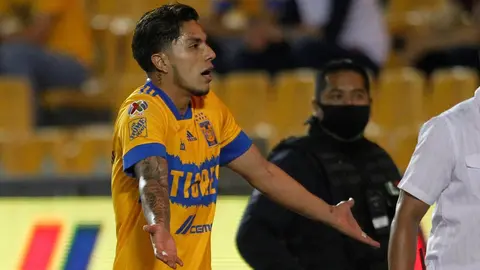 Salcedo tras expulsión ante América: "Juego de 'barbies', en el futbol existe contacto"