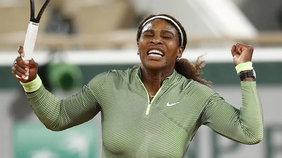 Roland Garros: Serena Williams ganó primer partido nocturno en historia del Abierto de Francia