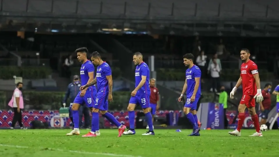Cruz Azul: Incertidumbre en elementos campeones que desconocen su futuro